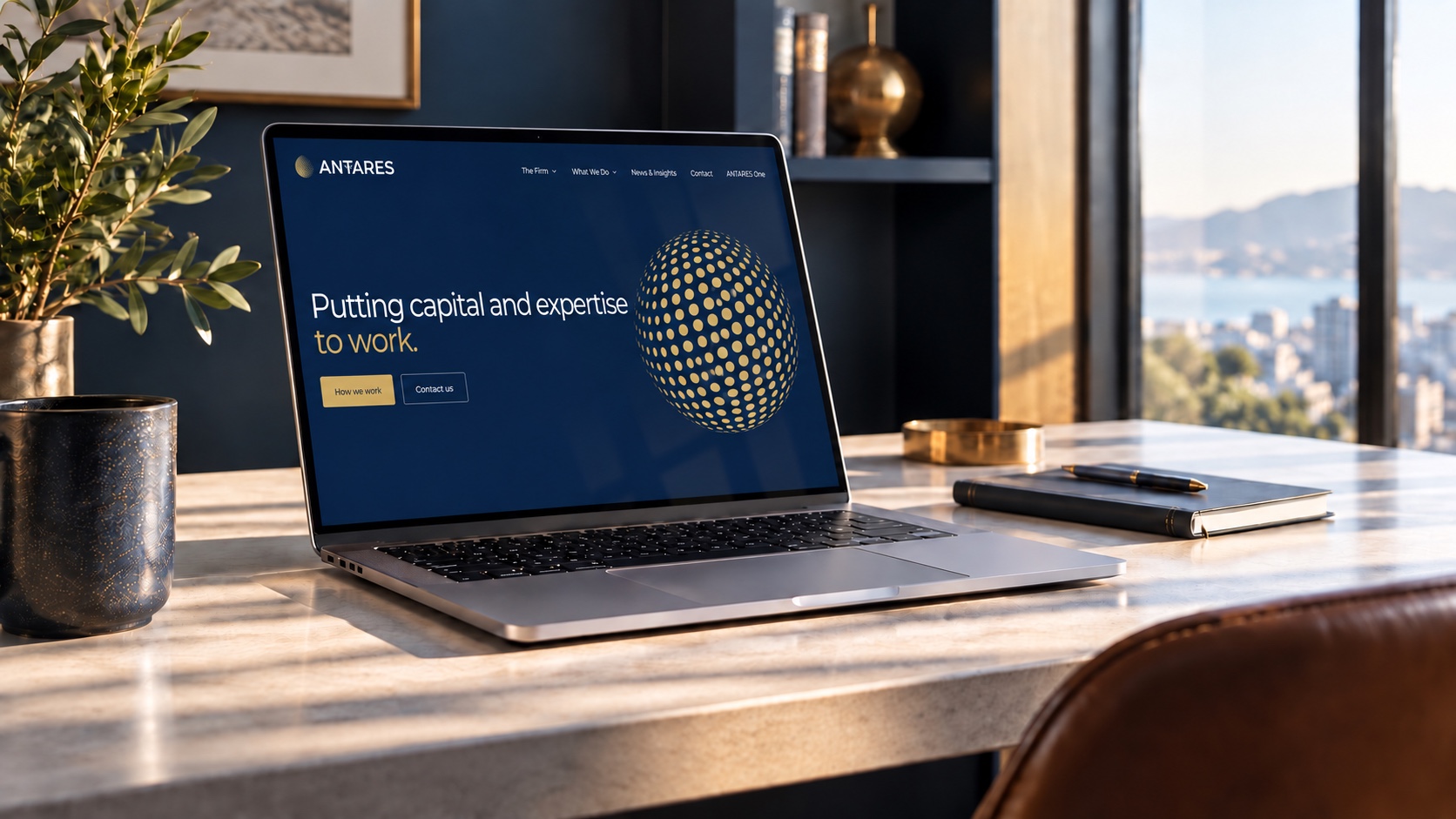 Illustrative laptop displaying the ANTARES website.